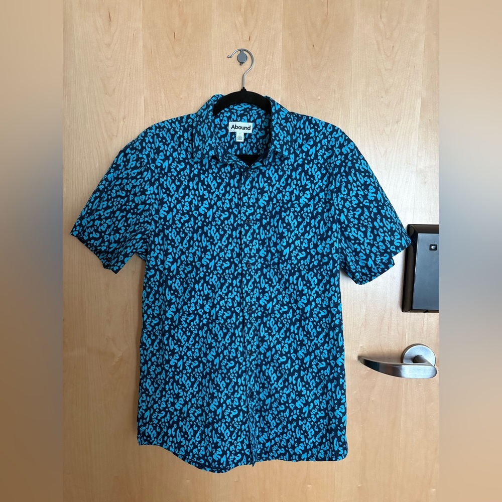 Abound Men's Button Up Blue, Stretch, NWOT